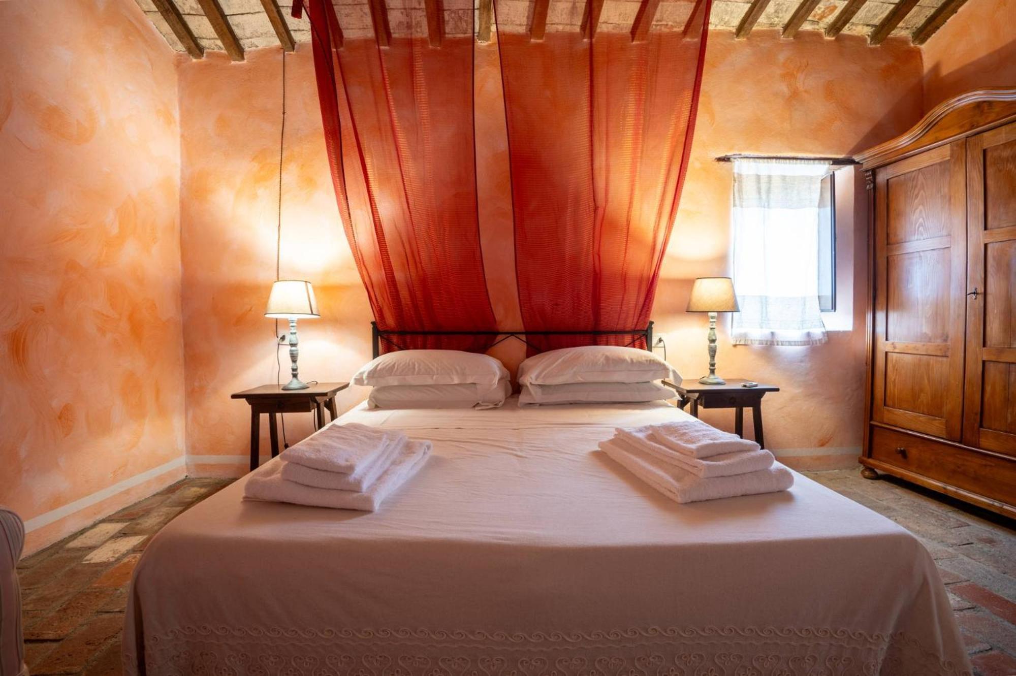 Castello Valenzino Bed & Breakfast Antognola Exterior photo