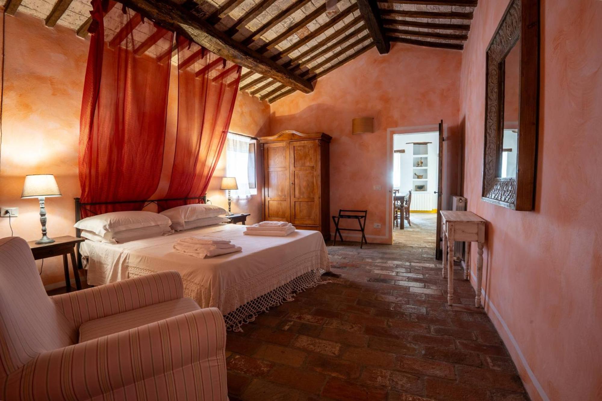 Castello Valenzino Bed & Breakfast Antognola Exterior photo