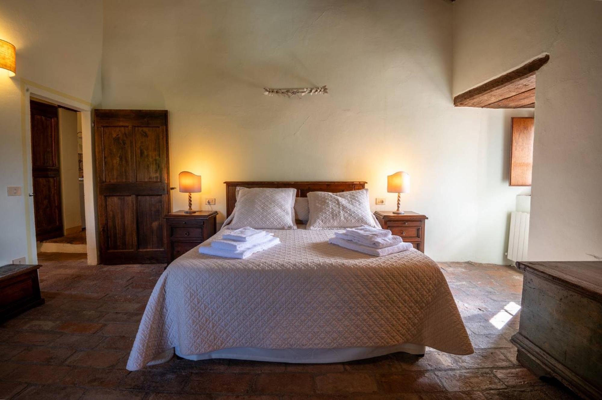Castello Valenzino Bed & Breakfast Antognola Exterior photo