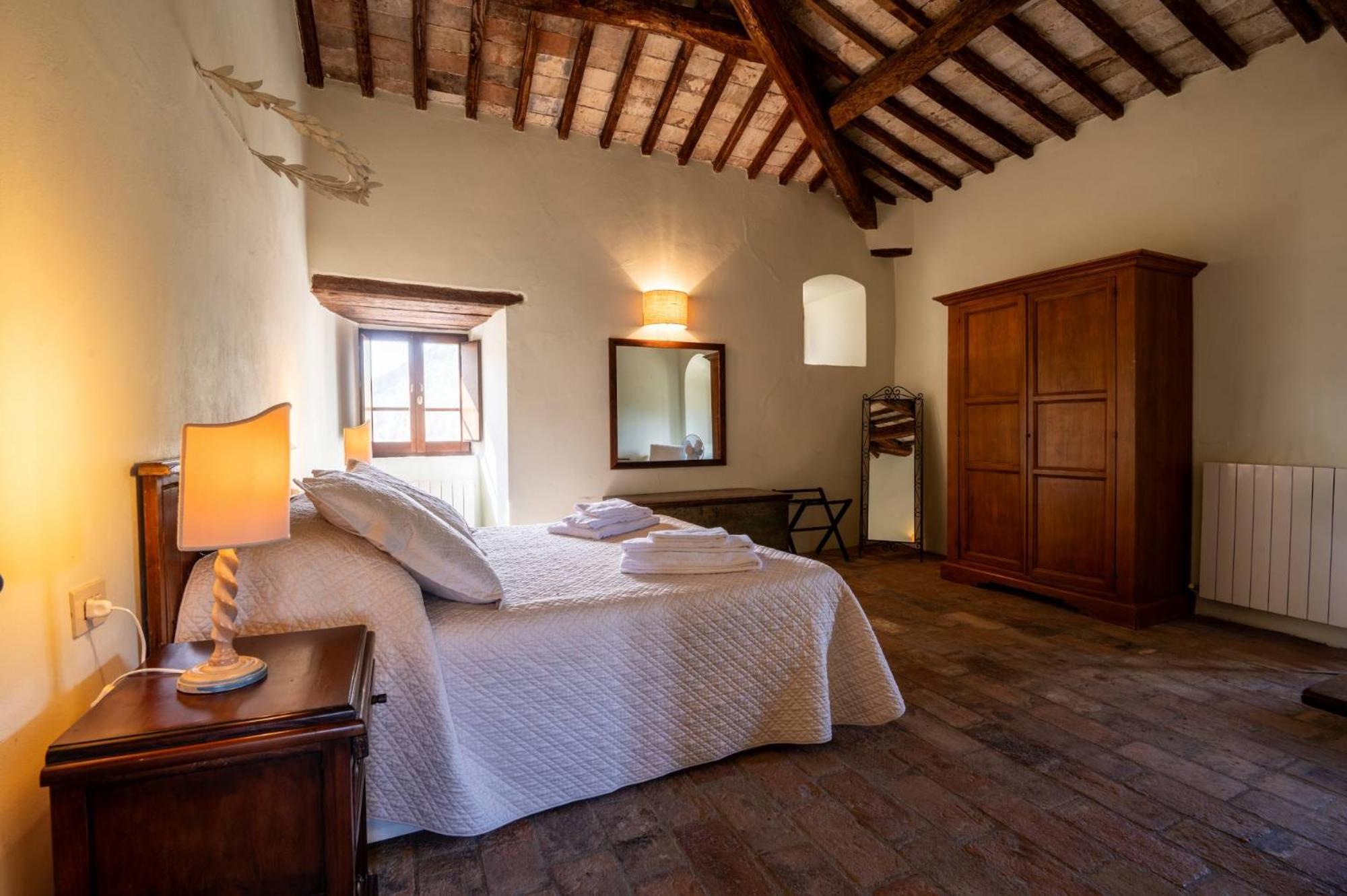 Castello Valenzino Bed & Breakfast Antognola Exterior photo