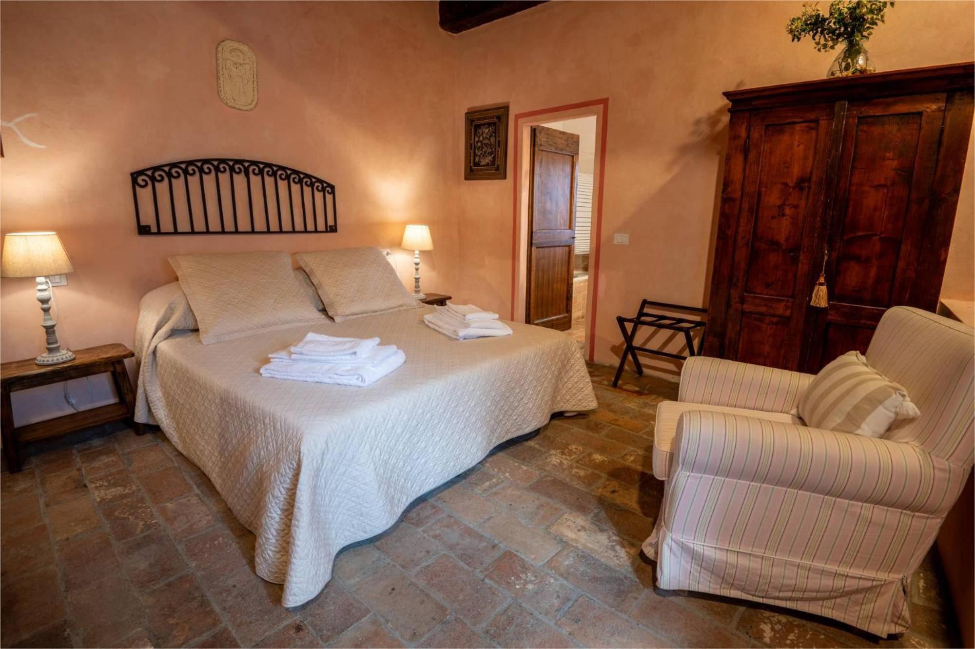 Castello Valenzino Bed & Breakfast Antognola Exterior photo