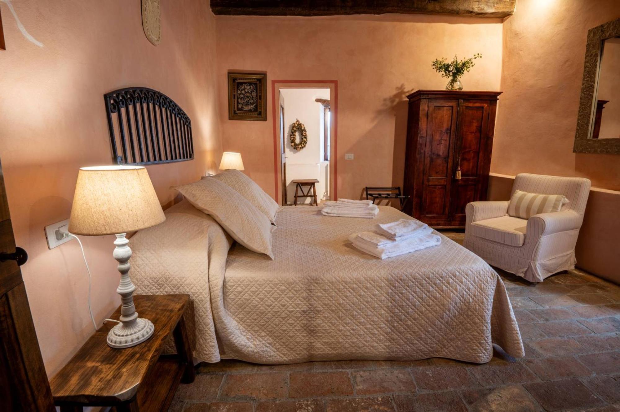 Castello Valenzino Bed & Breakfast Antognola Exterior photo