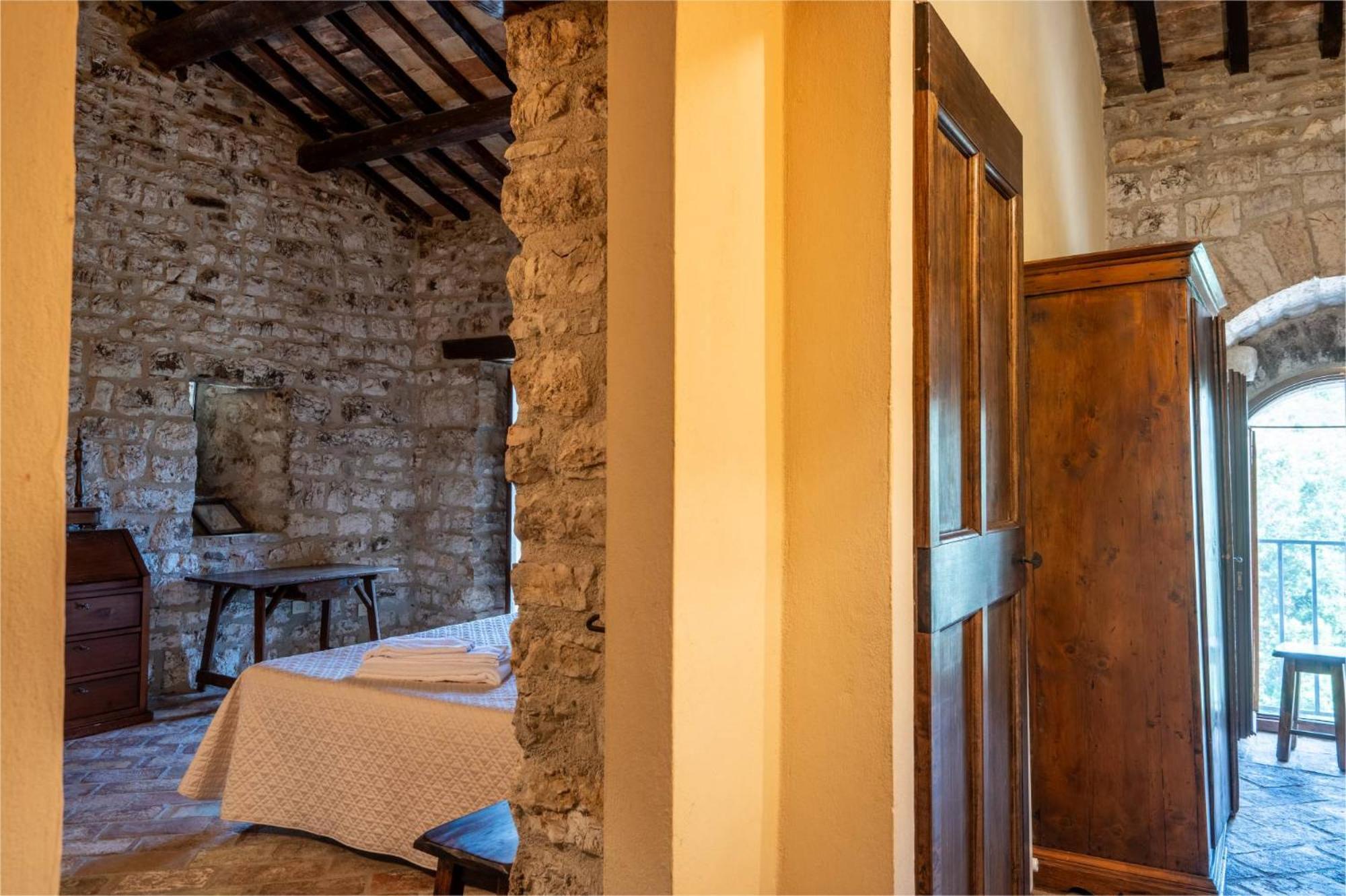 Castello Valenzino Bed & Breakfast Antognola Exterior photo