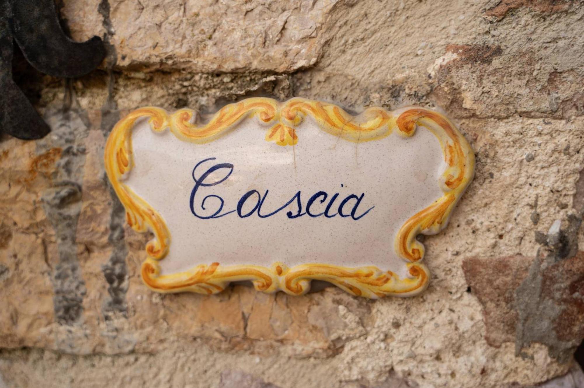 Castello Valenzino Bed & Breakfast Antognola Exterior photo