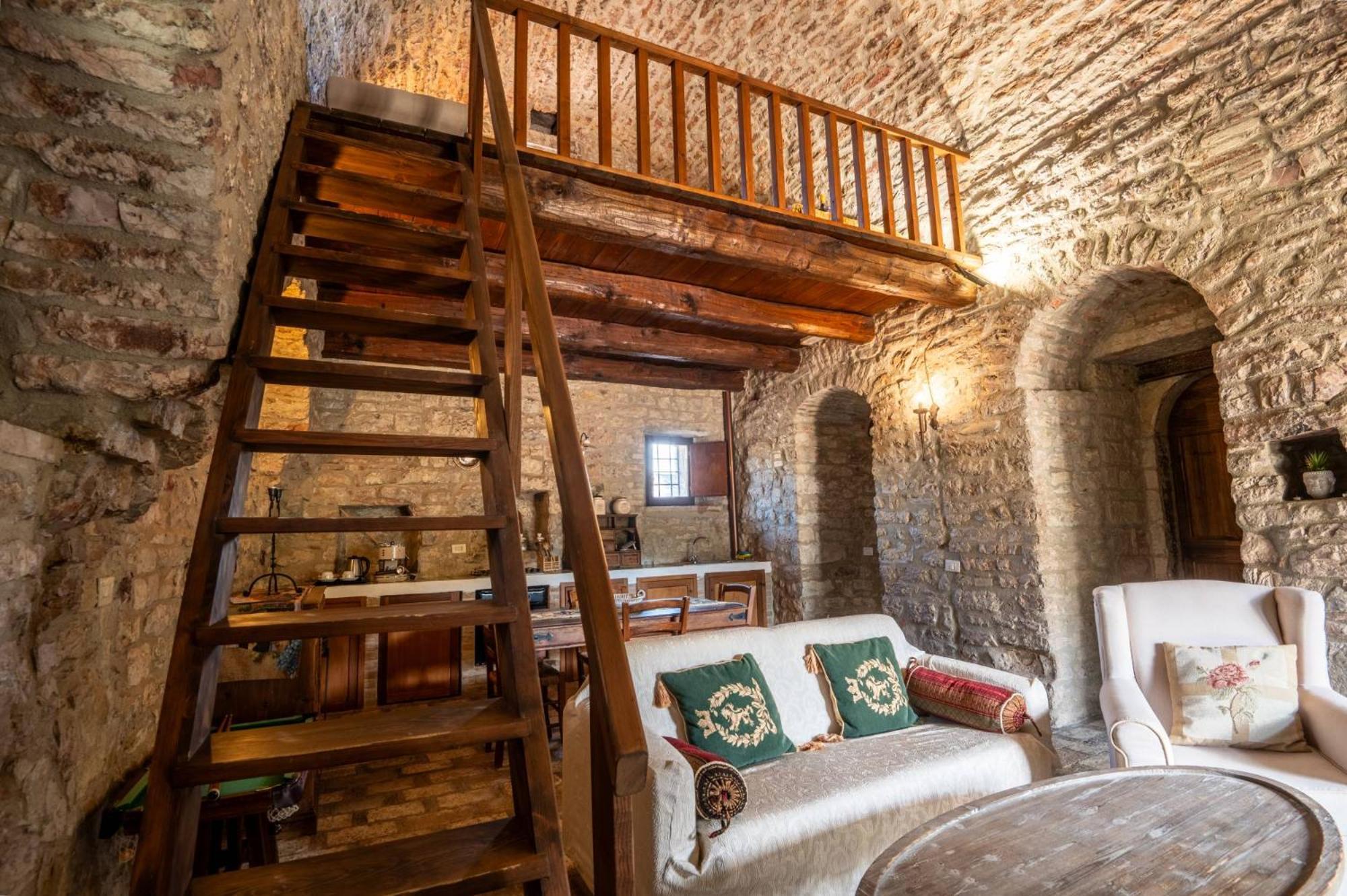 Castello Valenzino Bed & Breakfast Antognola Exterior photo
