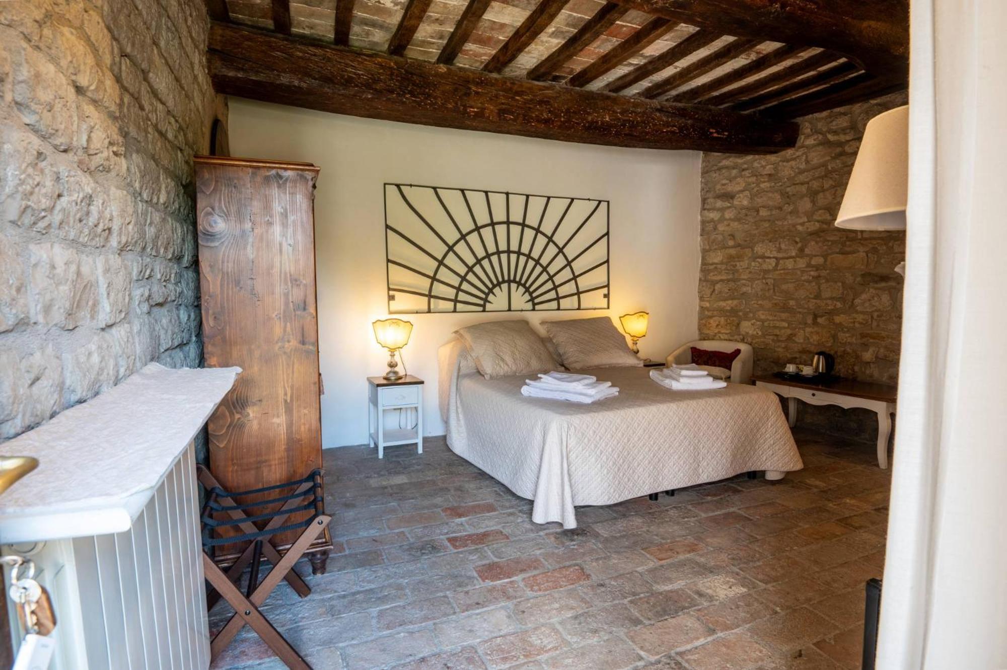 Castello Valenzino Bed & Breakfast Antognola Exterior photo