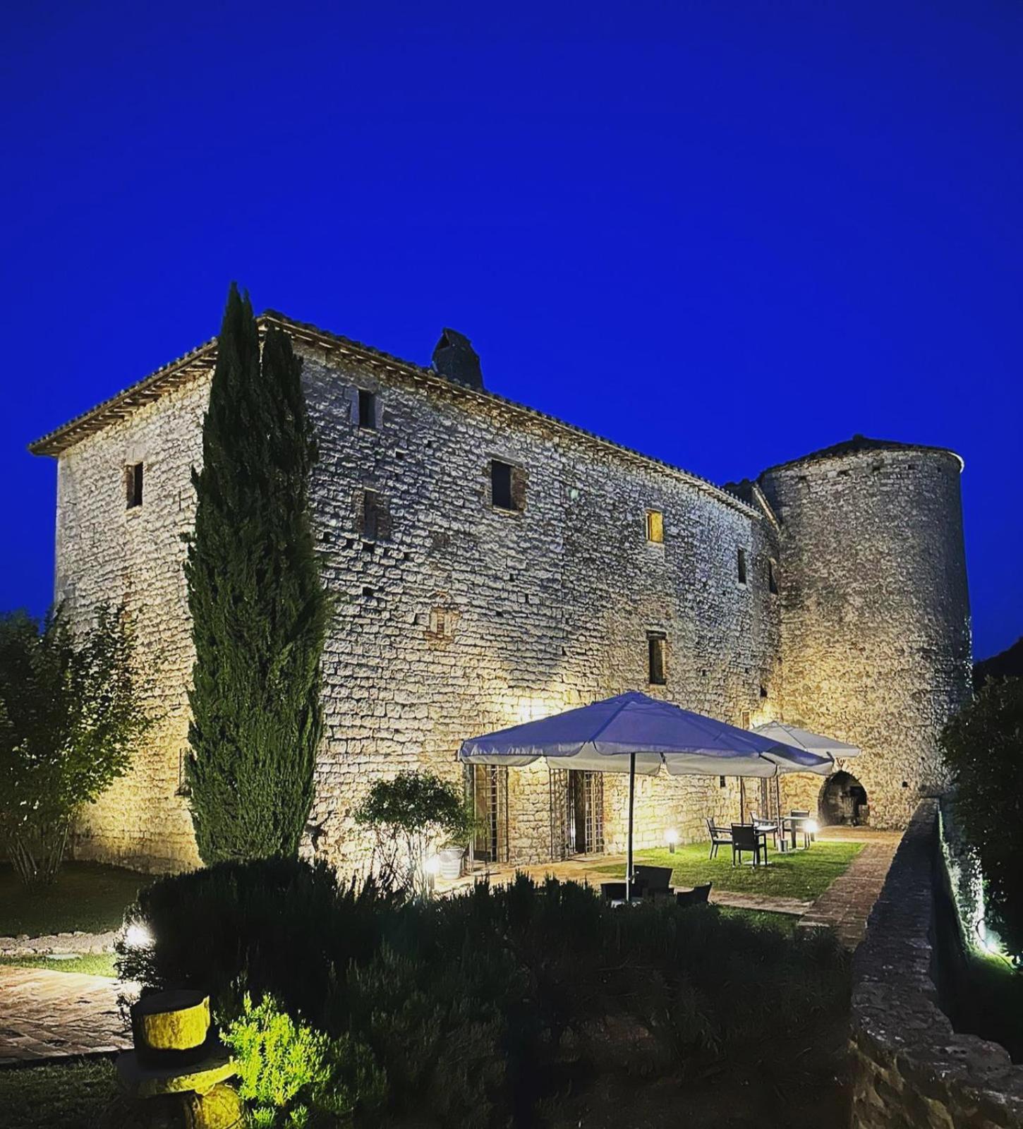 Castello Valenzino Bed & Breakfast Antognola Exterior photo