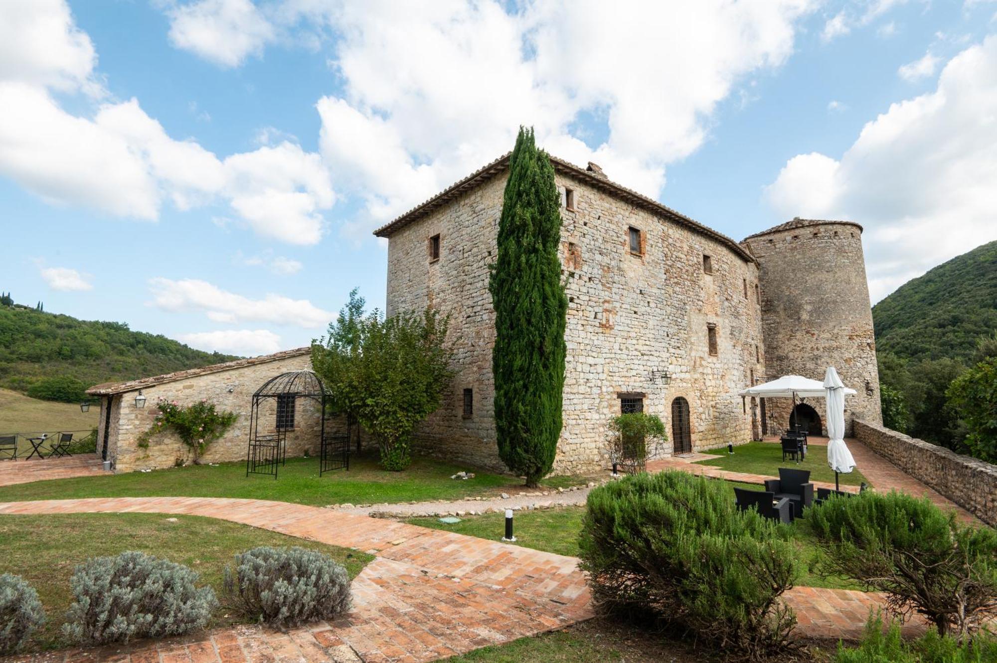 Castello Valenzino Bed & Breakfast Antognola Exterior photo